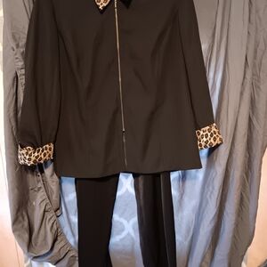 Chic Black Pantsuit with Leopard Details